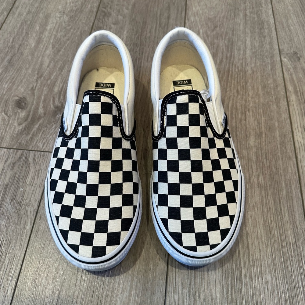 VANS Classic Men’s 7.5/Women 9